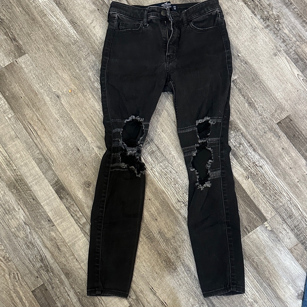 Distressed Black Skinny Jeans